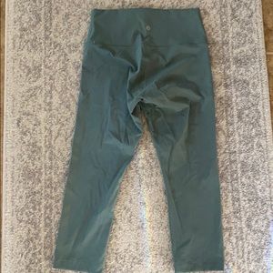 Lululemon wunder under crop